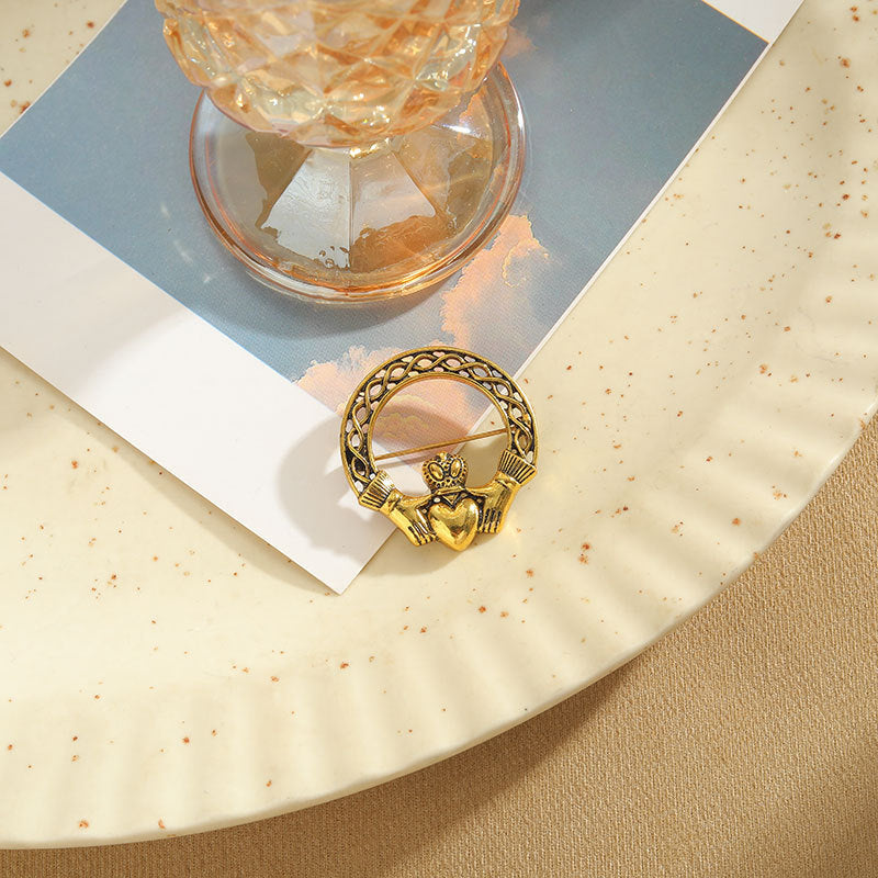 Six-pointed Star Oil Dripping Alloy Viking Brooch Artistic Retro Fashion