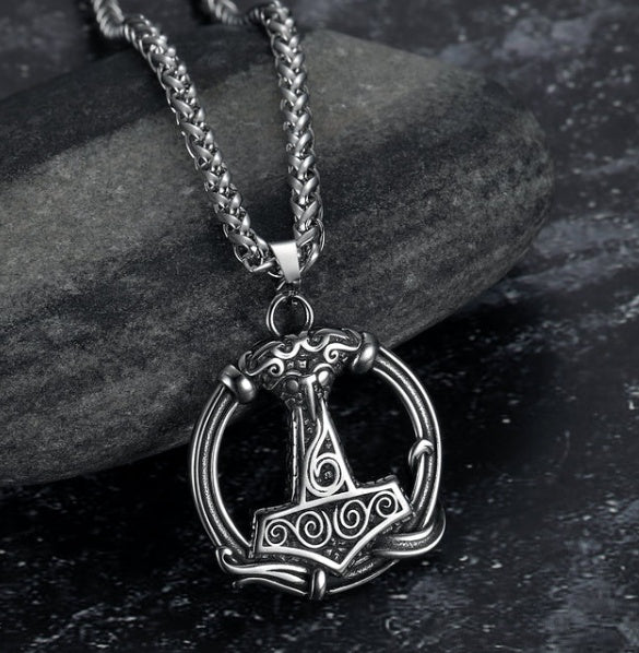 Vintage Nordic Rune Necklaces For Men Stainless Steel Norse Runes Viking Jewerly Pagan Elder Futhark Pendant Amulet Fashion Jewelry